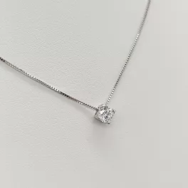 Fehér arany egy köves nyaklánc