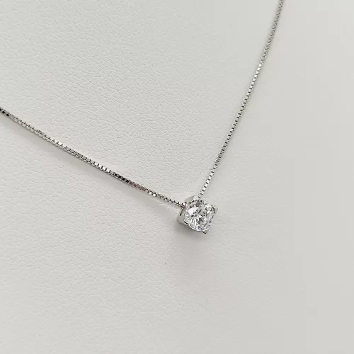Fehér arany egy köves nyaklánc