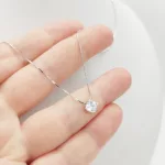 Fehér arany egy köves nyaklánc