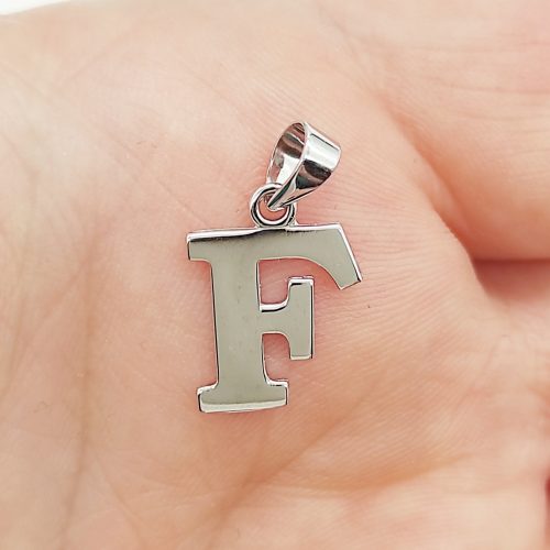 Fehér arany "F" betű medál kő nélkül