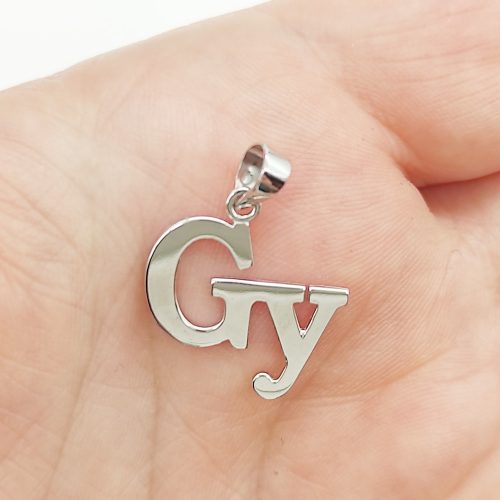 Fehér arany "GY" betű medál kő nélkül