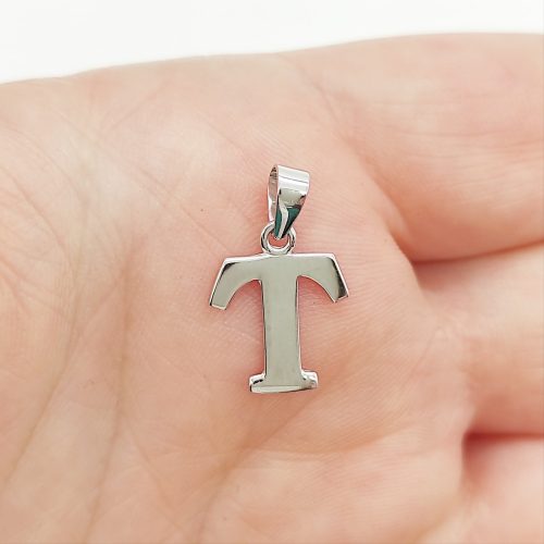 Fehér arany "T" betű medál kő nélkül