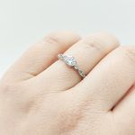 Fehér arany gyűrű cirkóniákkal