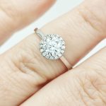 Fehér arany szikrázó gyűrű