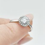 Fehér arany szikrázó gyűrű