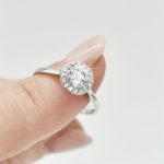 Fehér arany szikrázó gyűrű