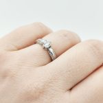 Fehér arany gyűrű cirkóniákkal