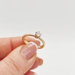 Sárga arany egy köves gyűrű