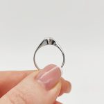 Fehér arany egy köves gyűrű