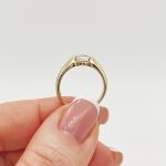 Sárga arany egy köves gyűrű