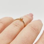 Sárga arany egy köves gyűrű