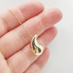 Sárga arany nyaklánc vízcsepp medállal