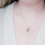 Sárga arany nyaklánc vízcsepp medállal