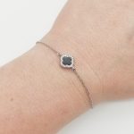 Ezüst karlánc fekete lóhere medállal