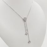 Ezüst nyaklánc virág medállal