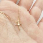 Sárga arany nyaklánc kereszt medállal