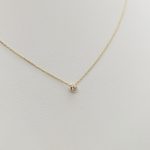 Sárga arany nyaklánc egy köves gyémánt medállal