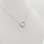 Fehér arany nyaklánc gyémánt medállal