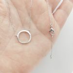 Fehér arany nyaklánc gyémánt medállal