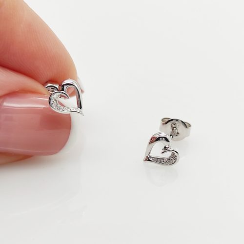 Fehér arany szív fülbevaló gyémánttal