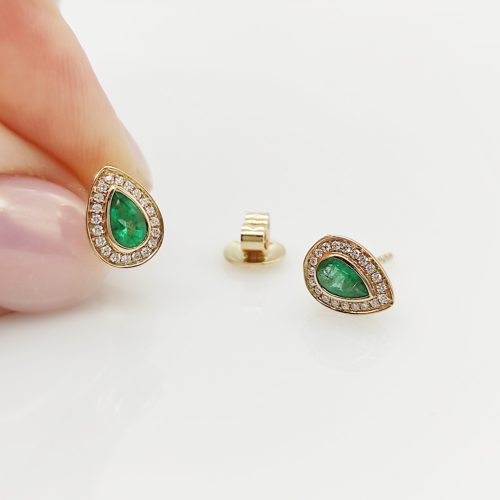 Sárga arany fülbevaló gyémánttal és smaragddal