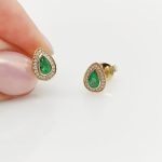 Sárga arany fülbevaló gyémánttal és smaragddal