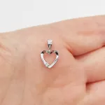 Fehér arany szív medál gyémánttal