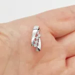 Fehér arany medál gyémánttal