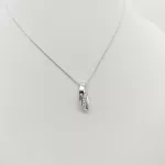 Fehér arany medál gyémánttal