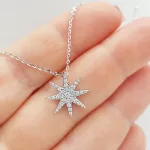 Fehér arany csillag medál gyémánttal