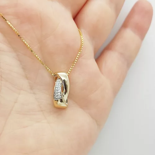 Sárga-fehér arany medál gyémánttal