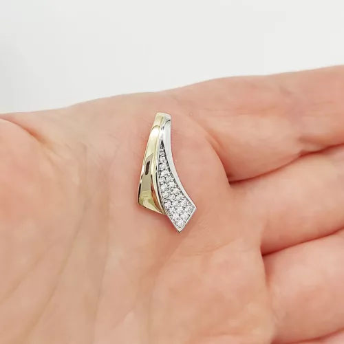 Sárga-fehér arany medál gyémánttal