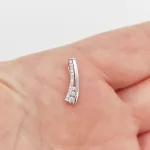 Fehér arany medál gyémántokkal