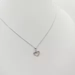 Fehér arany szív medál gyémánttal