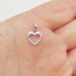 Fehér arany szív medál gyémánttal