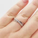 Fehér arany gyűrű gyémánttal