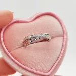 Fehér arany gyűrű gyémánttal