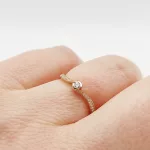 Sárga arany gyűrű gyémánttal