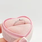 Fehér arany gyűrű gyémánttal