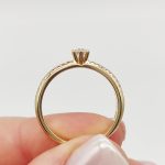 Sárga arany gyűrű gyémántokkal