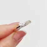 Sárga-fehér arany gyűrű gyémánttal