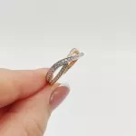 Sárga-fehér arany gyűrű gyémánttal