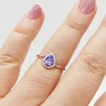 Fehér arany gyűrű gyémánttal és tanzanittal