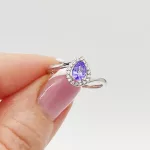 Fehér arany gyűrű gyémánttal és tanzanittal