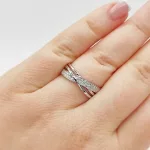 Fehér arany gyűrű gyémánttal