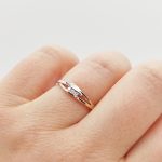 Sárga-fehér arany gyűrű gyémánttal