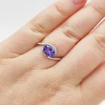 Fehér arany gyűrű gyémánttal és tanzanittal