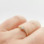 Sárga arany gyűrű gyémánttal