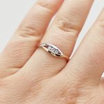 Sárga-fehér arany gyűrű gyémánttal