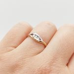 Sárga-fehér aranygyűrű gyémánttal